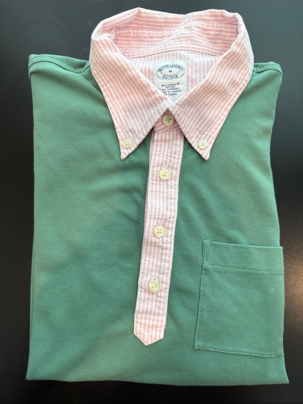 Men's Green Polo Shirt with Pink Contrast Collar Size Medium